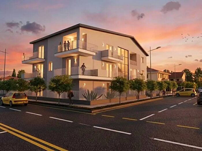 Appartamento quadrilocale in vendita in Via Viernheim, Rovigo