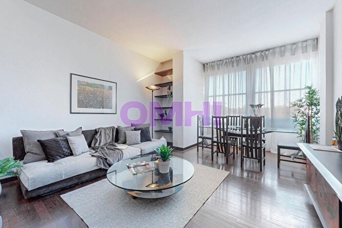 Appartamento quadrilocale in vendita in Via XXV Aprile, Gallarate