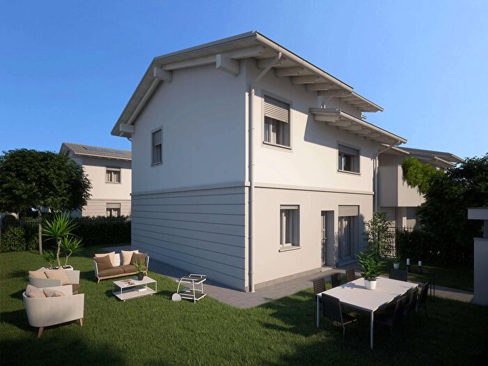 Appartamento quadrilocale in vendita in Via Gramsci, Pozzo DAdda