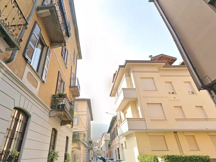 Appartamento bilocale in affitto in Via Leone Leoni, Como