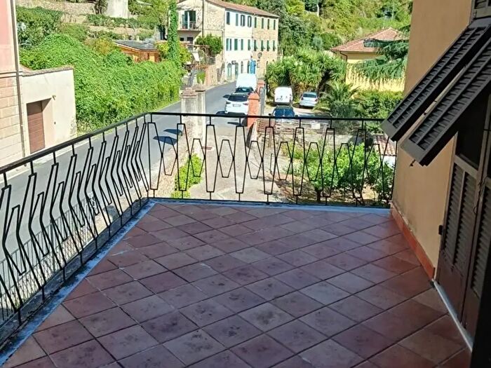 Casa con 5 locali in vendita in Via Garibaldi, Dolcedo