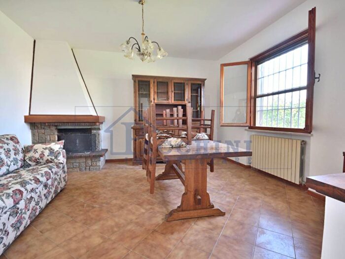 Casa con 5 locali in affitto in Piazza Papa Giovanni XXIII, Pontasserchio Pappiana, San Giuliano Terme