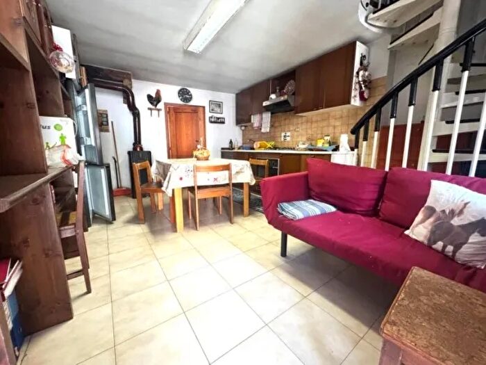 Appartamento in vendita in Frazione La Colombiere La Place Issogne Ao Italia, Issogne