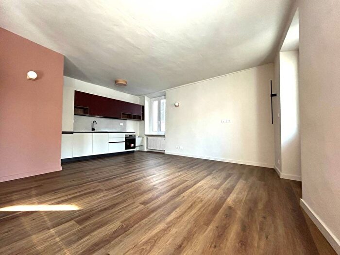 Appartamento trilocale in affitto in Piazza Luigi Barbieri, Centro, Pinerolo