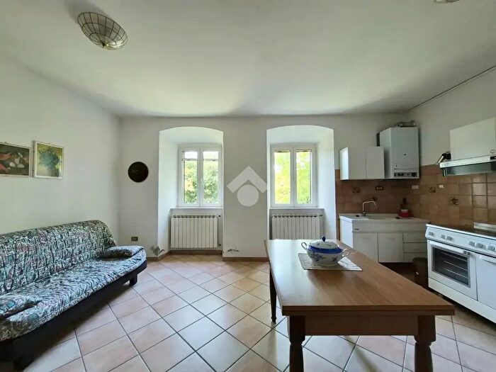 Casa bilocale in vendita in Via Stazione, Fossato Di Vico