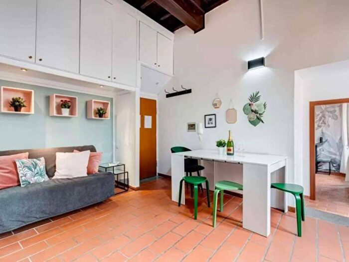 Appartamento trilocale in affitto in Via della Purificazione, Vittorio Veneto, Roma