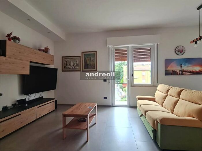 Appartamento con 5 locali in vendita in Jesi