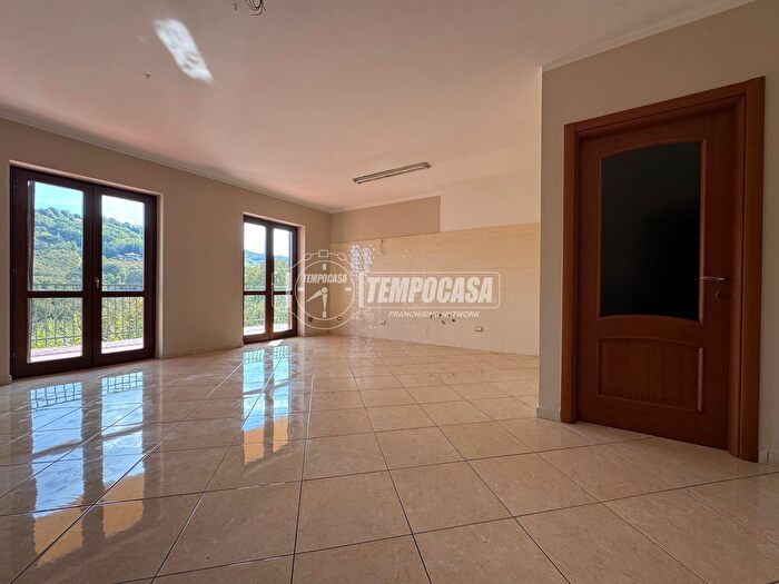 Appartamento quadrilocale in vendita in Viale Italia, Avellino