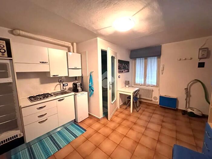 Appartamento monolocale in affitto in Via Madama Cristina, Torino