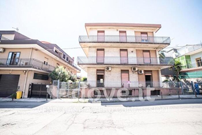 Appartamento quadrilocale in vendita in Via Etna, Riposto