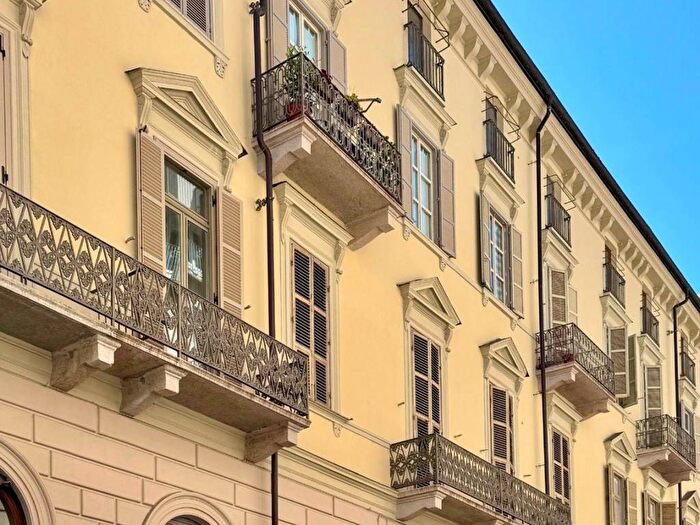 Appartamento bilocale in affitto in Via Po, Via Roma, Torino