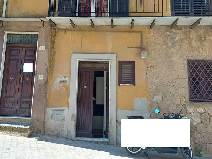 Casa quadrilocale in affitto in Naro