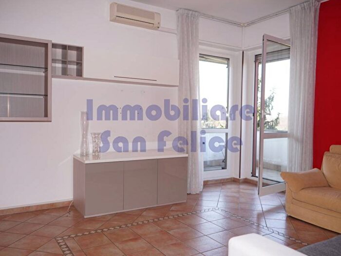 Appartamento trilocale in affitto in Via San Felice Strada, Area Novegro San Felice, Segrate