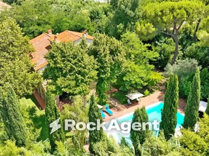 Casa con 6 locali in vendita in Strada Provinciale Scarlino, Scarlino