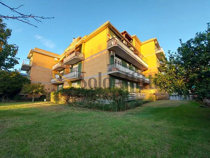 Appartamento trilocale in affitto in Via Mario Giuliano, Fiumicino