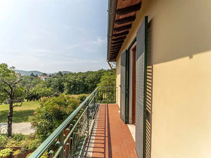 Casa con 6 locali in vendita in Barberino Di Mugello