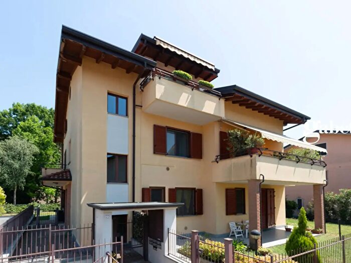 Appartamento bilocale in affitto in Via Fratelli Cernuschi, Merate