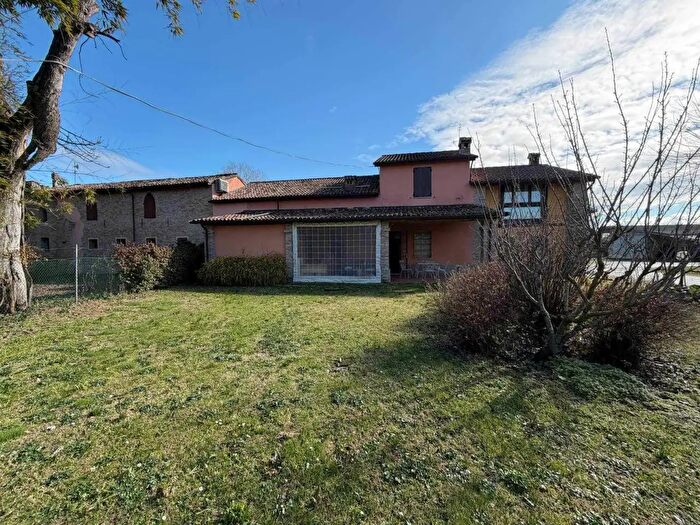 Casa con 10 locali in vendita in Via Minarda, Forli'