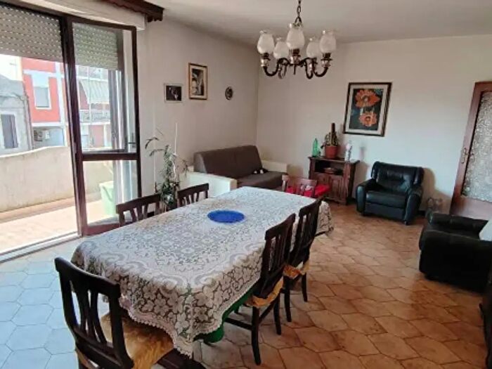 Appartamento trilocale in vendita in Via Umberto I, Cappelle Sul Tavo