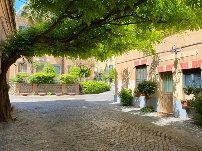 Appartamento bilocale in vendita in Prati Via Giordano Bruno, Roma