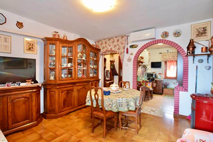 Appartamento quadrilocale in vendita in Suvereto Livorno, Suvereto