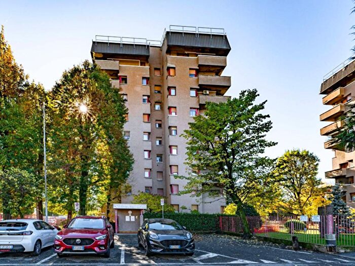 Appartamento trilocale in affitto in Via Roma, Centro, Garbagnate Milanese