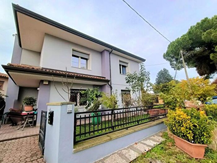 Casa con 5 locali in vendita in Via Angeli, Adria