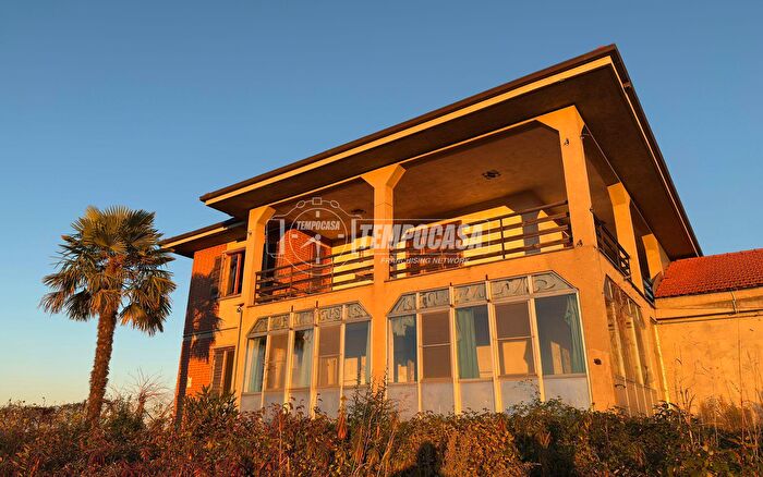 Appartamento con 12 locali in vendita in Via Chieri, Baldissero Torinese