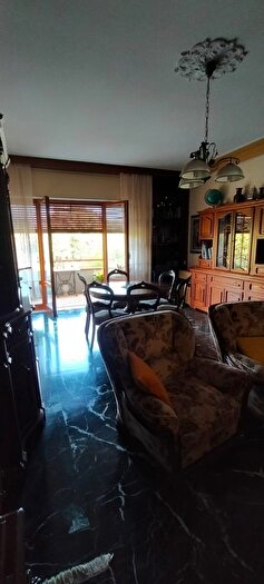 Appartamento con 5 locali in vendita in Carrara