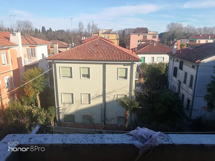 Appartamento quadrilocale in affitto in Via Marco Polo, Lido di Venezia, Venezia