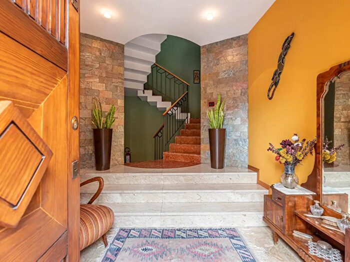 Appartamento con 8 locali in vendita in Via San Martino, Ficarazzi