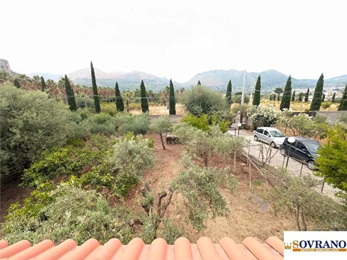 Casa con 5 locali in vendita in Carini