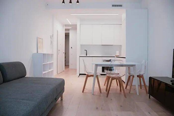 Appartamento bilocale in affitto in Via Varese, Moscova, Milano