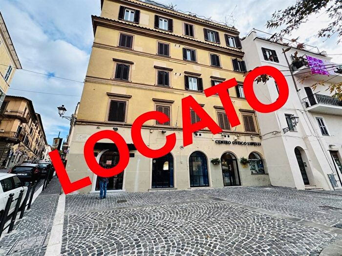 Appartamento bilocale in affitto in Via Cavour, Centro Storico, Albano Laziale
