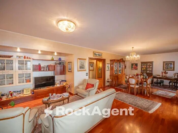 Appartamento con 5 locali in vendita in Viale Italia, Messina