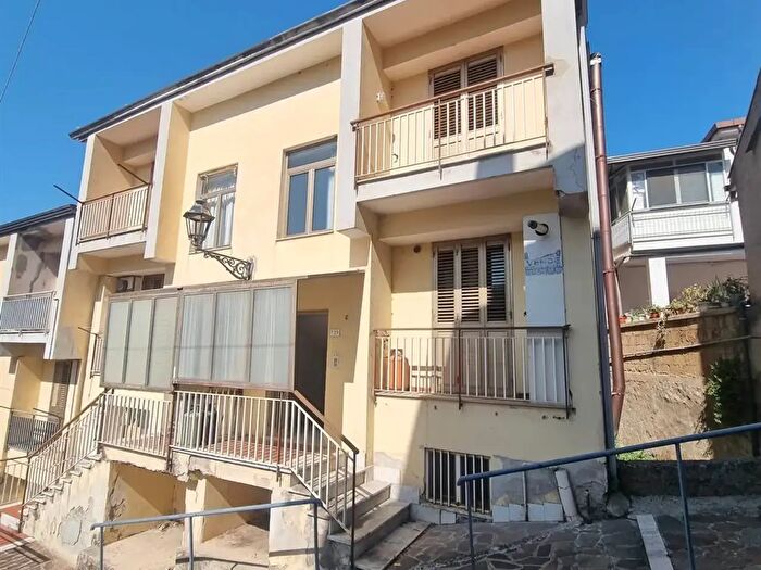 Appartamento trilocale in vendita in Via Casate, Solofra