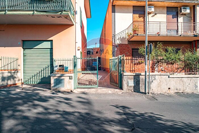 Appartamento bilocale in vendita in Via Poggio del Lupo, Catania