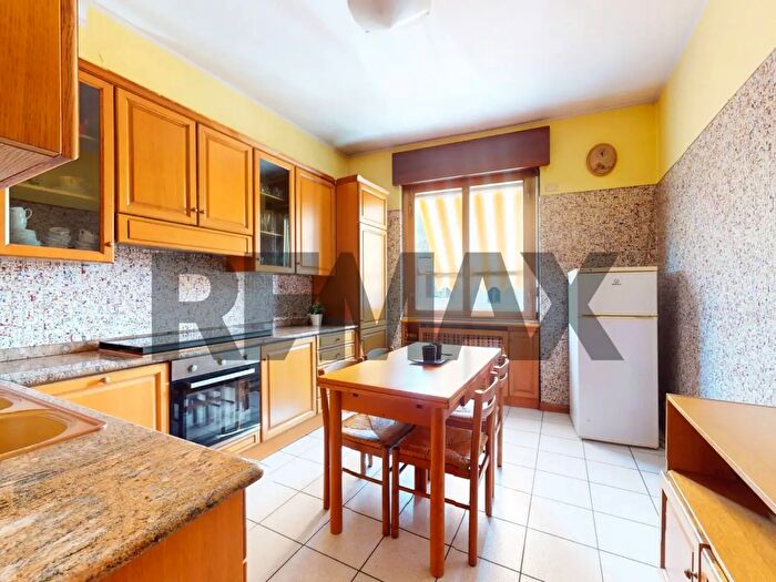 Appartamento quadrilocale in vendita in Piazza Mazzini, Casatenovo