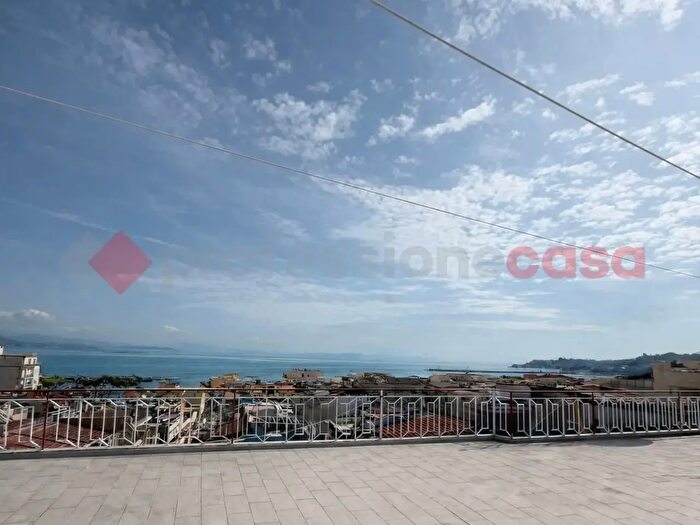 Appartamento trilocale in vendita in Via Caduti sul Mare, Gaeta