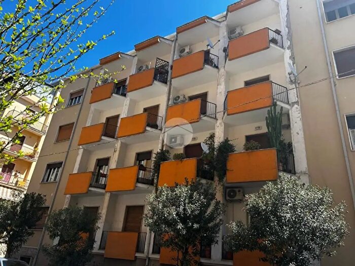 Appartamento con 5 locali in vendita in Via Pasquale Galluppi, Cosenza