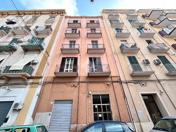 Appartamento trilocale in vendita in Via Temenide, Taranto