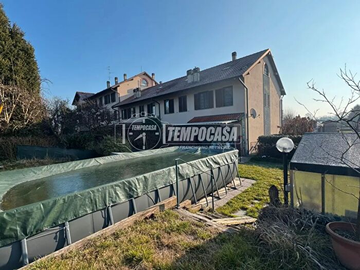 Casa quadrilocale in vendita in Via Madonna delle Nevi, Biassono