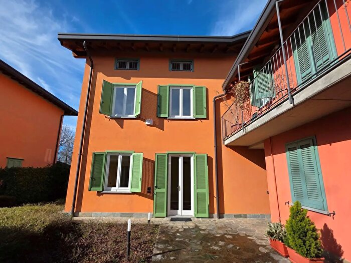 Casa con 6 locali in affitto in Via Risorgimento, Villa Guardia