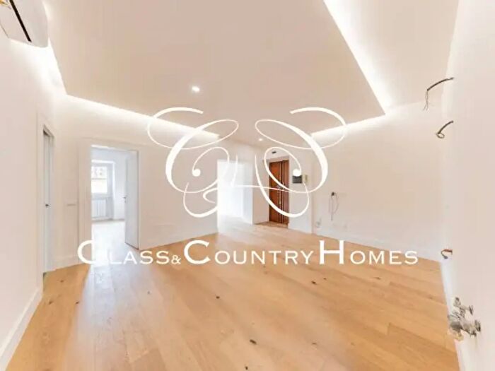 Appartamento trilocale in vendita in Via Clementina, Roma