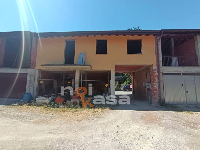 Appartamento bilocale in vendita in Via Isonzo, Lonate Pozzolo