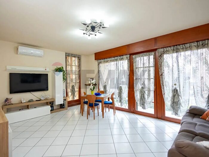 Appartamento con 7 locali in vendita in Via Borgoratto, Torrazza Piemonte