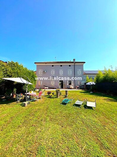 Casa con 8 locali in vendita in Via Granasso, Borgo Virgilio