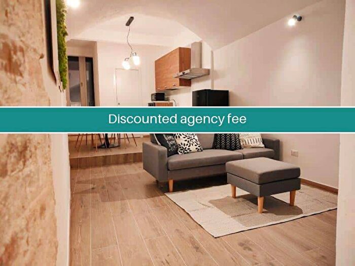 Appartamento trilocale in affitto in Via San Giovanni, Villanova, Cagliari