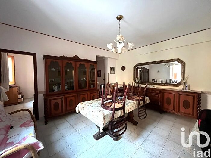 Casa con 7 locali in vendita in Piazza Giuseppe Garibaldi, Longobardi