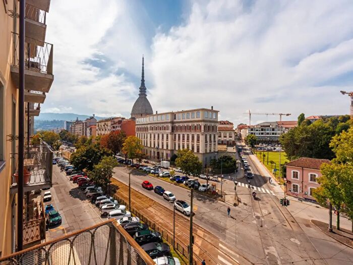 Appartamento trilocale in vendita in Corso San Maurizio, Torino